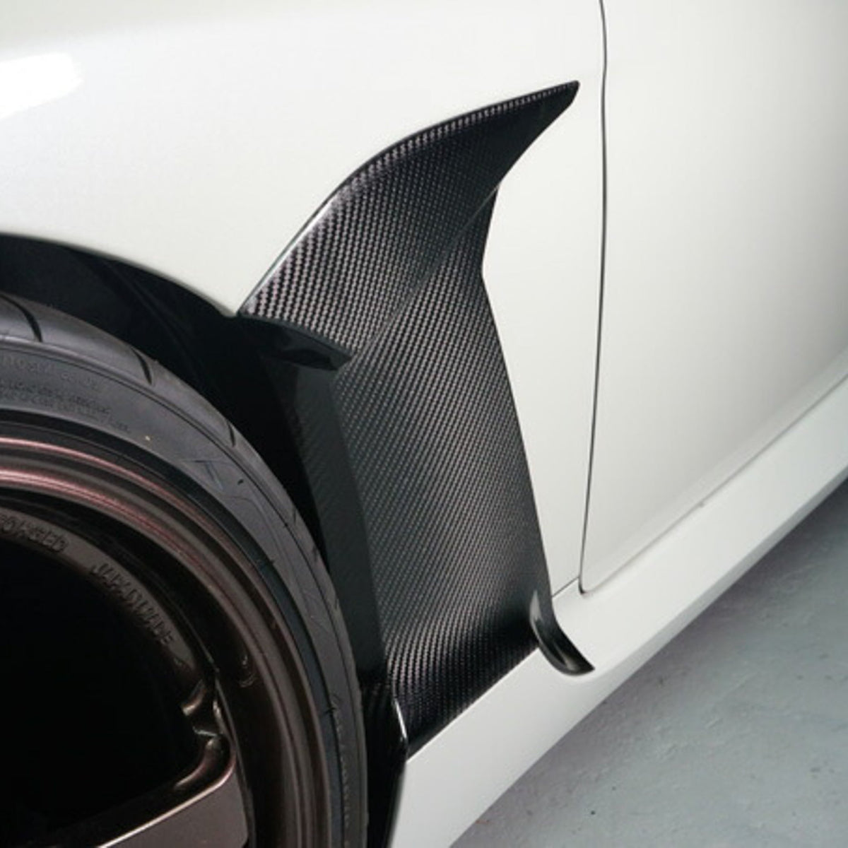 Axis Parts Dry Carbon Fibre Fender Garnish – Toyota GR86 & Subaru BRZ (2022–2026)