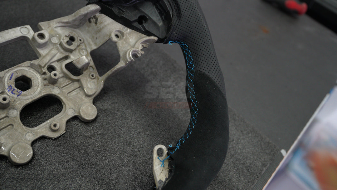 Ford Everest 2023+ Steering Wheel (Alcantara with Peforated Leather Handles)