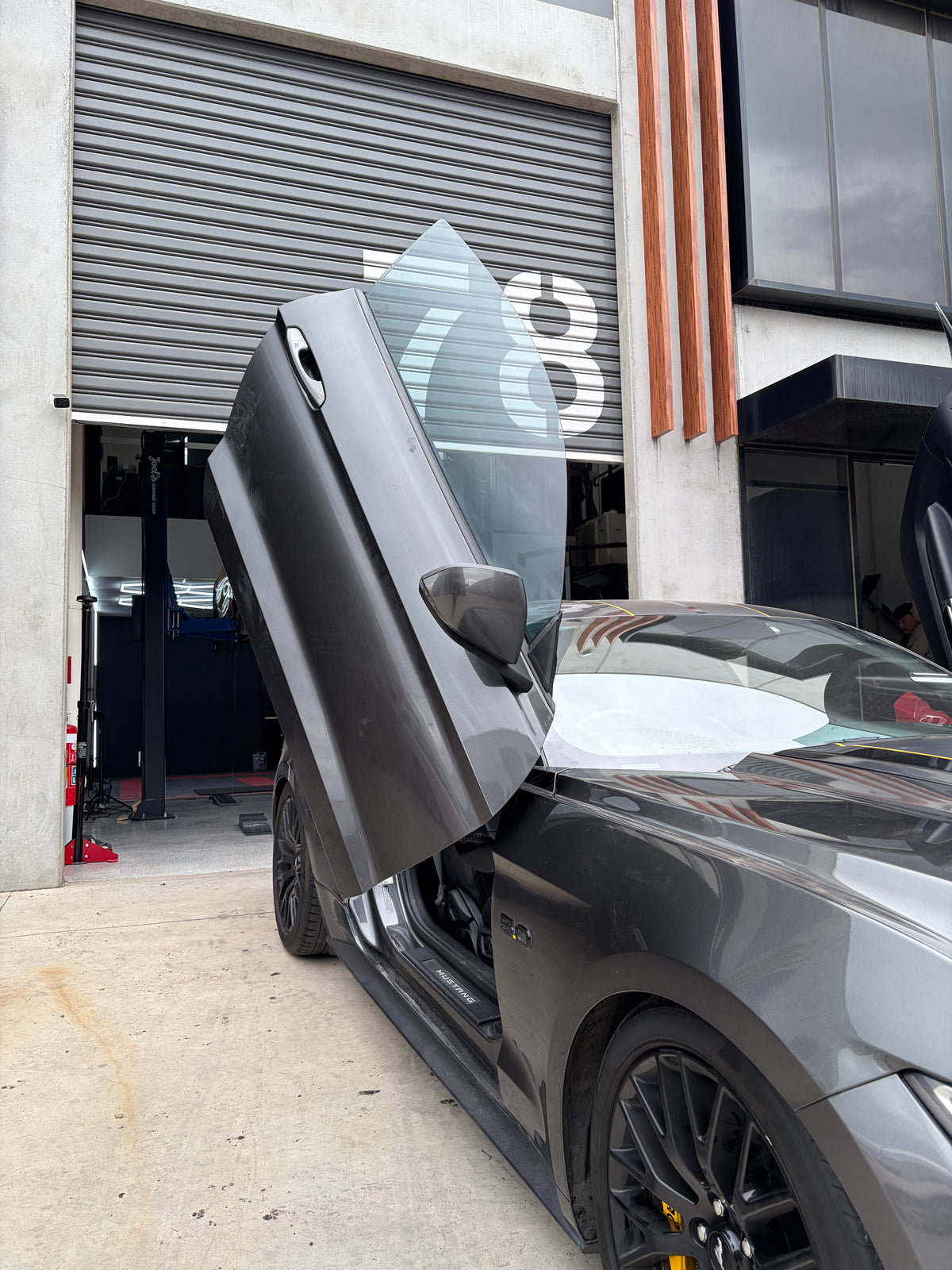 Vertical Doors Inc. Lambo Door Kit – Ford Mustang S550 2015–2023